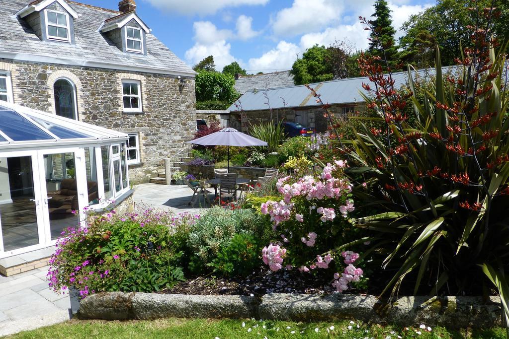 Treveighan Farmhouse Saint Teath Esterno foto