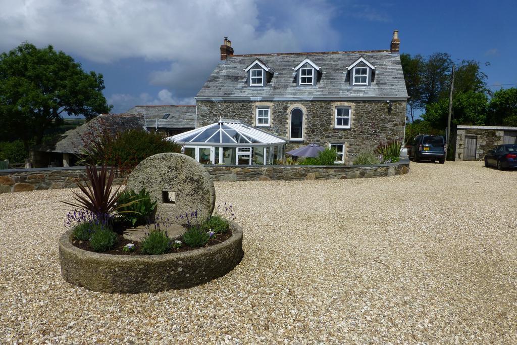 Treveighan Farmhouse Saint Teath Esterno foto